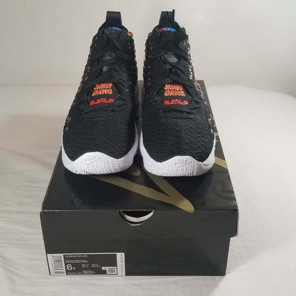 Nike Lebron 17 XVII GS BQ5594 005 - Picture 10 of 12